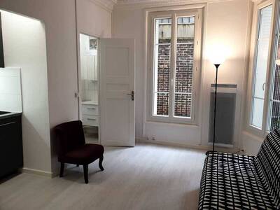 Location appartement studio Paris 15e