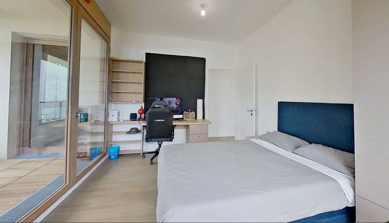Avec : 70M² Rooftop Et 10M²+8 M² Loggias