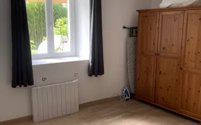 Bourg (33710)
