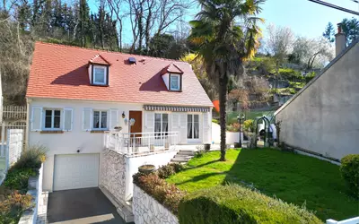 Nemours (77140)