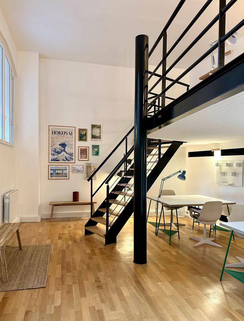Bureaux, local professionnel Paris 19E (75019) - 70 m² - 2.990 €