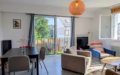 Nantes (44000)