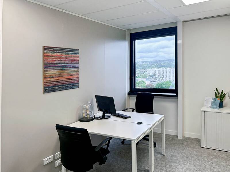 Bureaux, local professionnel Rueil-Malmaison - 10&nbsp;m² - 549&nbsp;&euro;