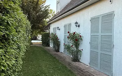 Fleurines (60700)