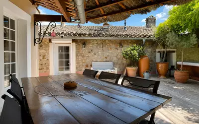 Roussillon (84220)