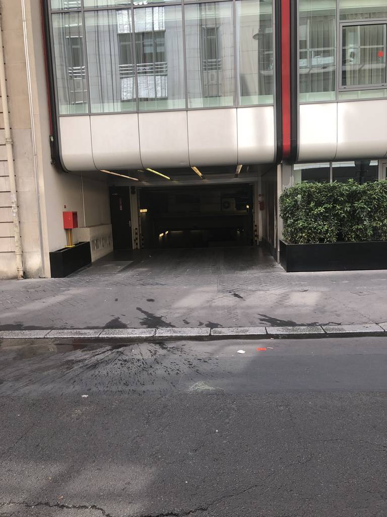 Paris 8E