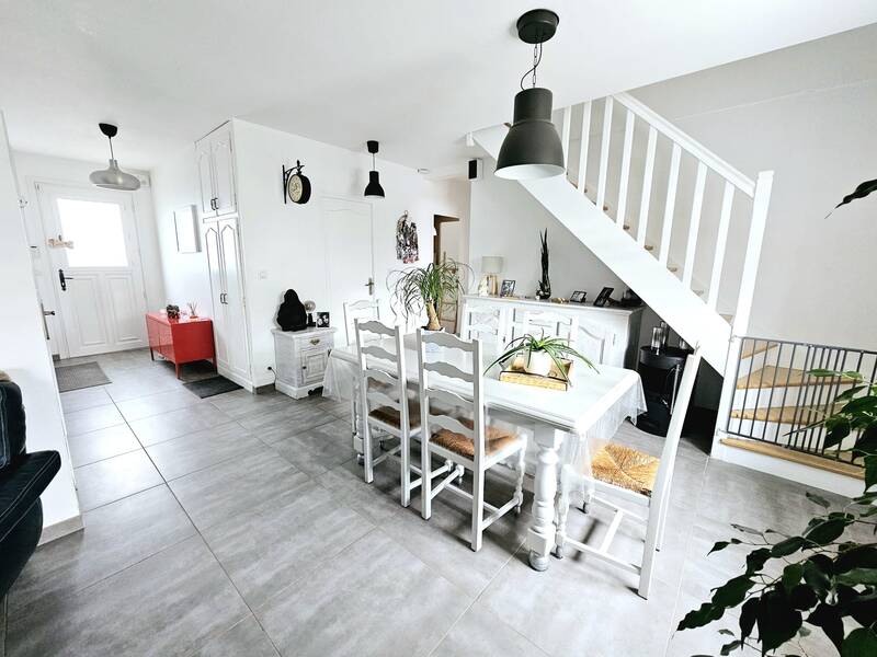Meslay-Le-Vidame (28360)