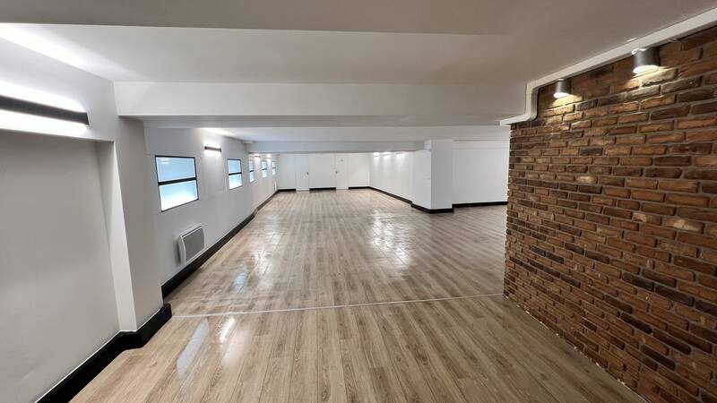 Bureaux, local professionnel Pantin (93500) - 140 m² - 1.980 €