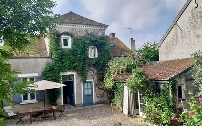 Civry-La-Forêt (78910)