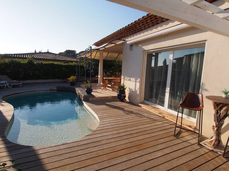 Fréjus (83600)