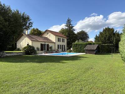 Vente maison 7 pièces Burie (17770)