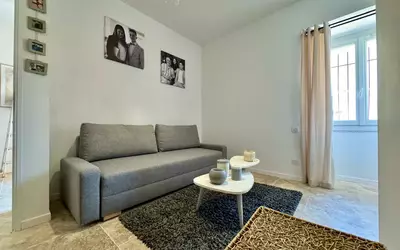 Sénas (13560)
