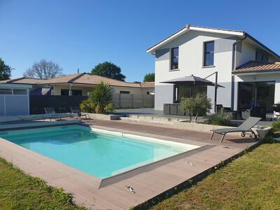 Vente maison 8 pièces Salles (33770)