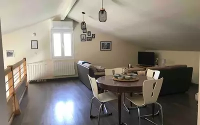 Artigues-Près-Bordeaux (33370)