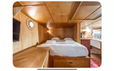 Maison Flottante Insolite Et Navigante