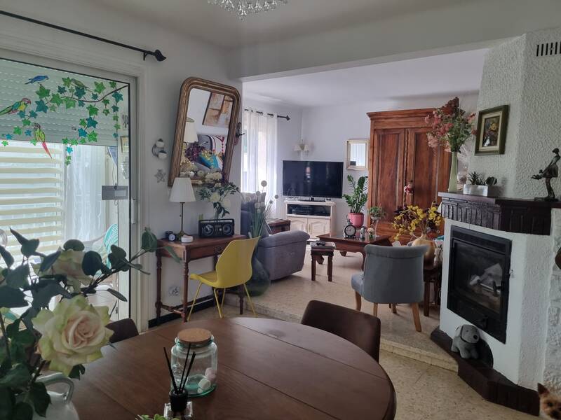 Tresques (30330)