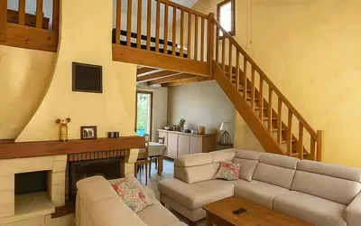 Niévroz (01120)