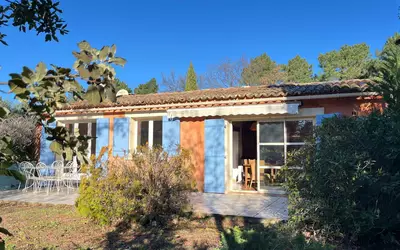 Roussillon (84220)