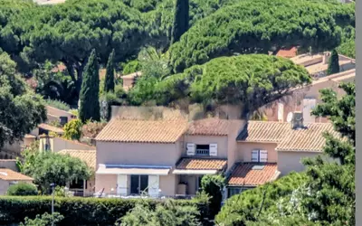 Fréjus (83600)