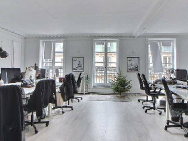 Bureaux, local professionnel Paris 12E (75012) - 124,86 m² - 5.000 €