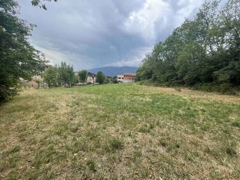 Péron (01630)