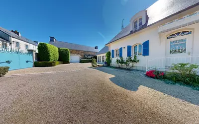 Lampaul-Guimiliau (29400)