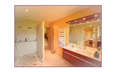 Maison 9 pièces 240 m² · à , Piscine, les Marches · 240 m² · 975 000 €