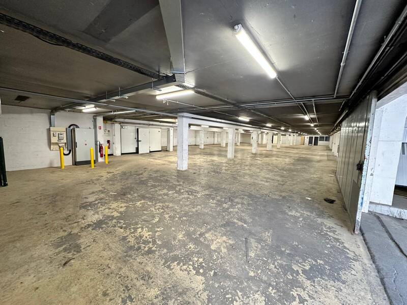 Local d'activité Montrouge (92120) - 40&nbsp;m² - 820&nbsp;&euro;