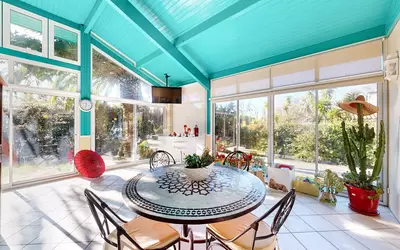 Plain Pied Avec Spacieux Jardin Et Piscine