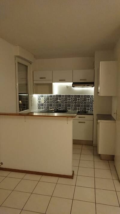 Location appartement studio Venelles (13770)