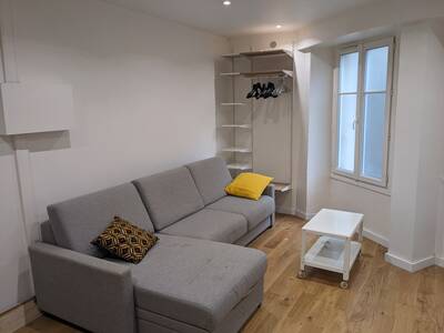 Location appartement studio Paris 18e