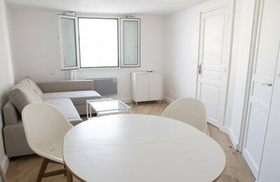 Location appartement 2 pièces Paris 8e