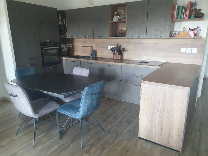 Fréjus (83600)