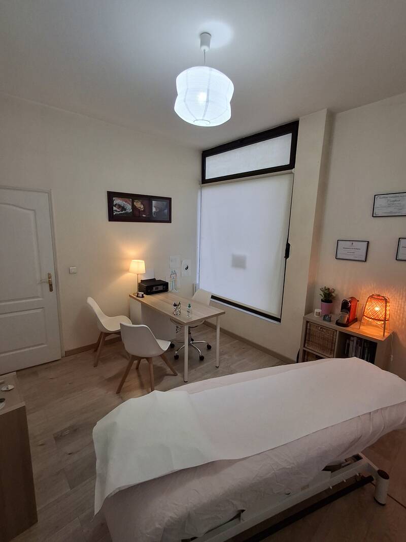 Bureaux, local professionnel Boulogne-Billancourt Suite Départ Osthéopathe - 15&nbsp;m² - 900&nbsp;&euro;