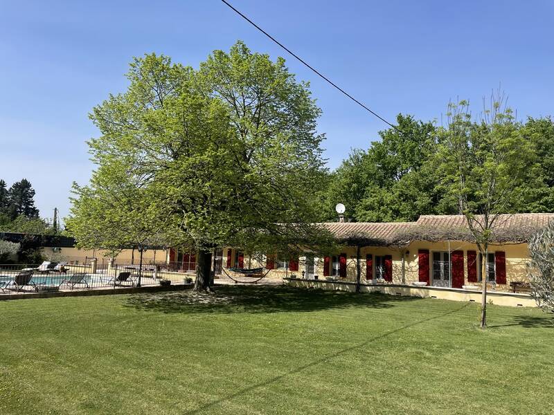 Pernes-Les-Fontaines (84210)