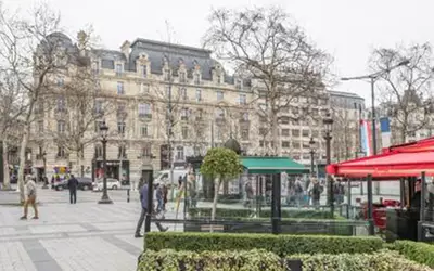 Paris 8E