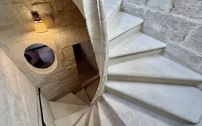 Uzès (30700)