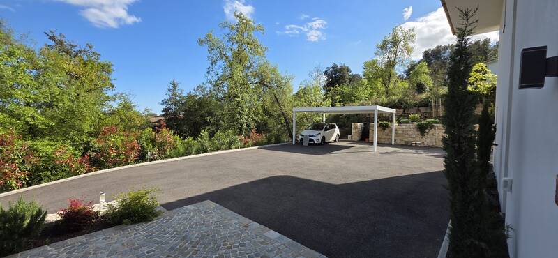 Roquefort-Les-Pins (06330)