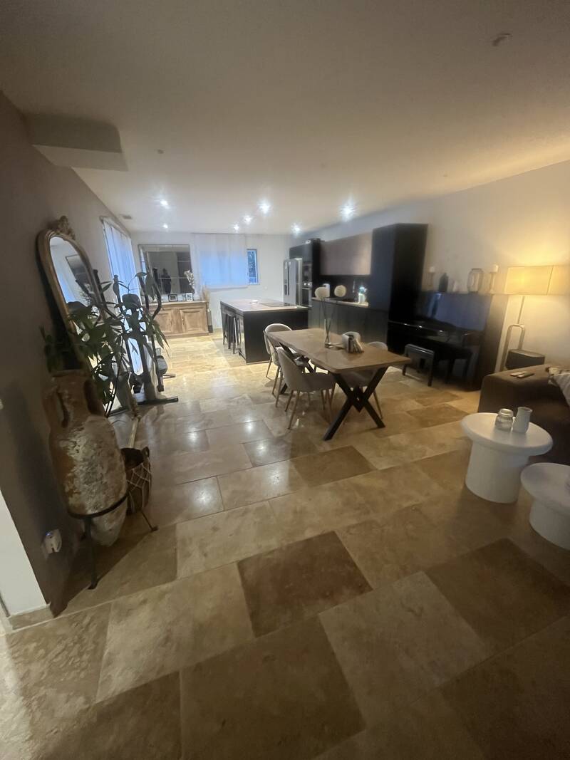 Lauris (84360)