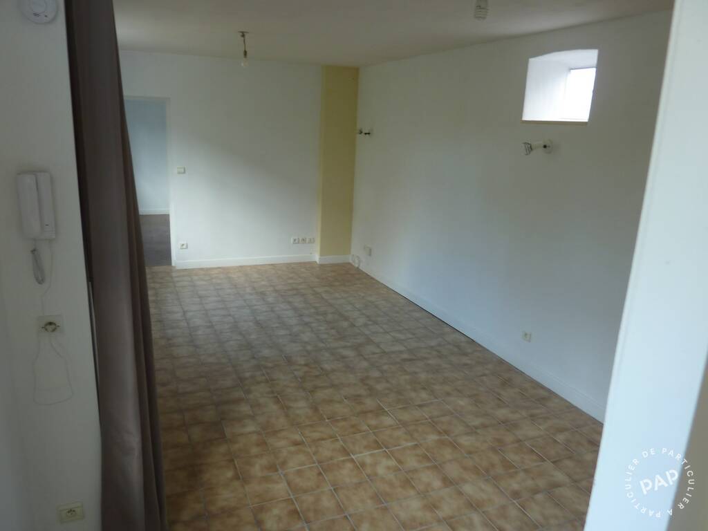 Maison Combs-La-Ville (77380) 950&nbsp;&euro;