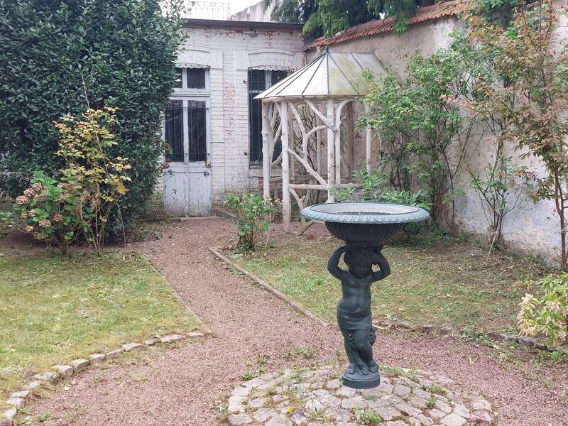 Laon (02000)