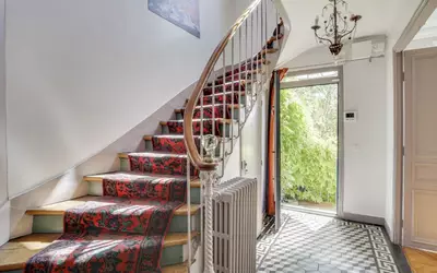 Maison 7 pièces 200 m² · à Suresnes · 200 m² · 1 250 000 €