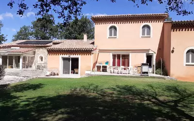 Venasque (84210) 15 Km L'isle-Sur-La-Sorgue