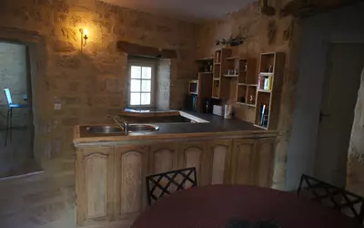 Uzès (30700)