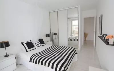Fréjus (83600)