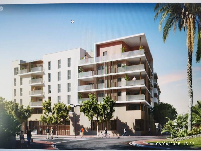 Fréjus (83600)