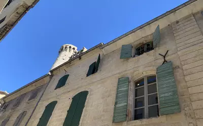 Uzès (30700)