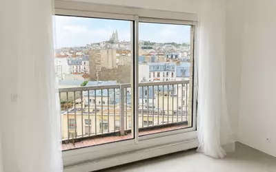 Paris 18E (75018) Dernier Étage – Vue Sacré-Cœur – 2 Balcons