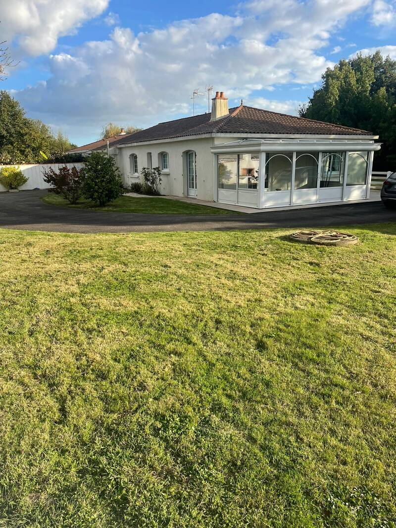 Poiroux (85440)