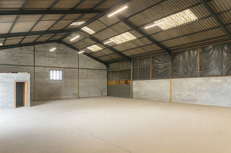 Local d'activité Mérignac - 1.050&nbsp;m² - 10.833&nbsp;&euro;
